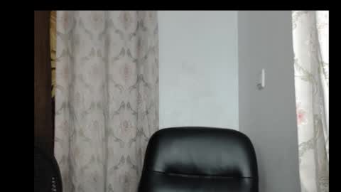 Bad bitchgirl2 online show from January 13, 6:52 am