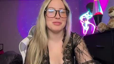 baddiejess618433 online show from January 27, 4:20 am
