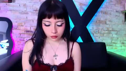 BadEyesss online show from July 21, 11:33 am