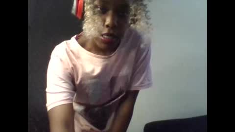 Snapshot of badgurllily chatting on September 23, 10:13 am Lily. online show from September 23, 10:13 am