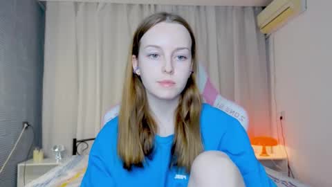 Snapshot of bae_cake__ chatting on October 11, 10:42 am Alice online show from October 11, 10:42 am