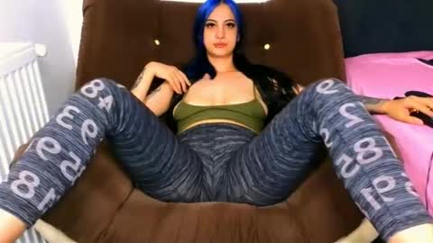 Amy online show from July 8, 9:39 pm