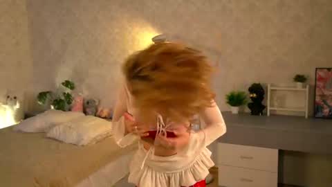 Mila online show from July 21, 8:09 pm