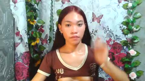 baninay810654 online show from July 26, 11:12 pm