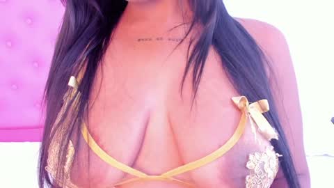 Snapshot of barbarahills_21 chatting on December 23, 11:17 pm Barbie Hills online show from December 23, 11:17 pm