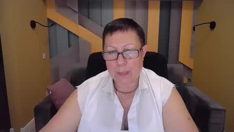 Snapshot of barbaraturners chatting on December 9, 5:07 am barbaraturners online show from December 9, 5:07 am