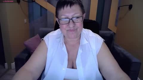 Snapshot of barbaraturners chatting on January 4, 4:44 am barbaraturners online show from January 4, 4:44 am