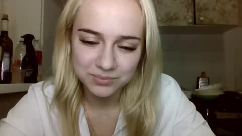 barbie___girl online show from February 13, 7:26 pm