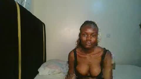 Snapshot of barbie_queen2 chatting on October 14, 8:00 pm queen online show from October 14, 8:00 pm
