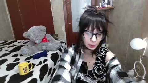 barbie_rococo online show from April 19, 4:07 pm