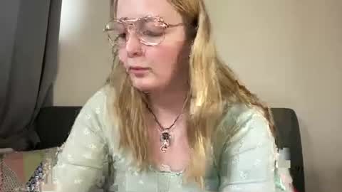 Snapshot of barbiegirl966 chatting on February 22, 9:45 am barbiegirl966 online show from February 22, 9:45 am