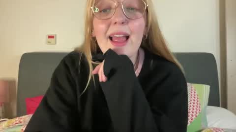 Snapshot of barbiegirl966 chatting on December 26, 9:26 pm barbiegirl966 online show from December 26, 9:26 pm