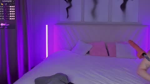 Snapshot of barbielina_ chatting on February 3, 9:39 pm Emma online show from February 3, 9:39 pm