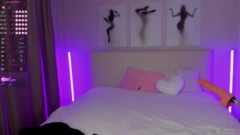 Snapshot of barbielina_ chatting on February 19, 8:31 pm Emma online show from February 19, 8:31 pm