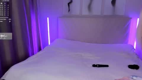 Snapshot of barbielina_ chatting on October 10, 8:25 pm Emma online show from October 10, 8:25 pm
