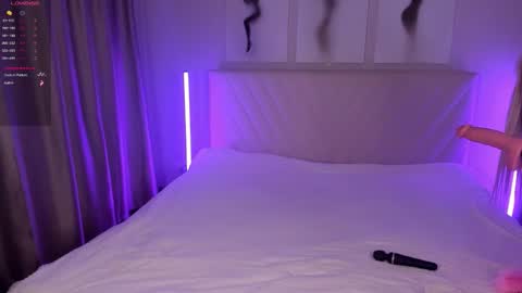 Snapshot of barbielina_ chatting on September 8, 9:14 pm Emma online show from September 8, 9:14 pm