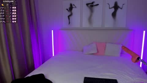 Snapshot of barbielina_ chatting on February 5, 9:50 pm Emma online show from February 5, 9:50 pm