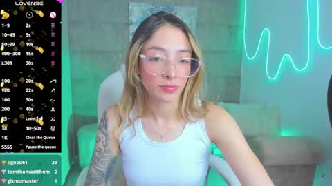 Snapshot of barbiie_scoth chatting on March 8, 8:57 pm Barbie Scot online show from March 8, 8:57 pm