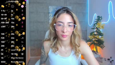 Snapshot of barbiie_scoth chatting on December 28, 9:08 pm Barbie Scot online show from December 28, 9:08 pm