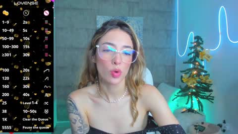 Snapshot of barbiie_scoth chatting on December 22, 9:22 am Barbie Scot online show from December 22, 9:22 am