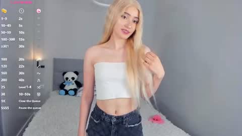 Mia online show from July 19, 2:30 pm
