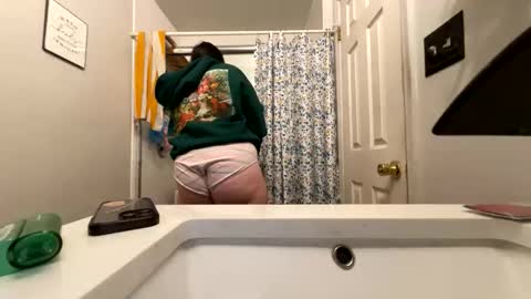 basketballcourtcourt online show from March 28, 6:40 pm