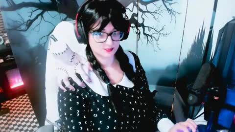 Snapshot of batstarial chatting on October 5, 7:13 am Audrey online show from October 5, 7:13 am