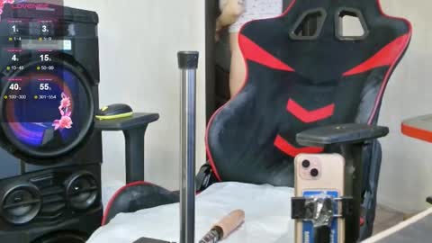 battyyhils online show from November 30, 11:14 am