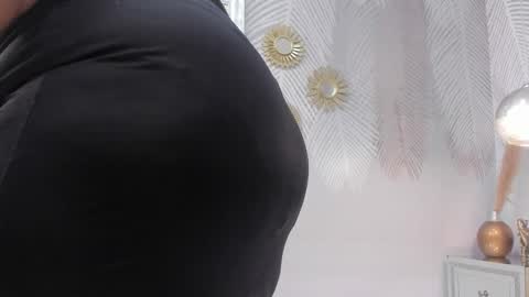 Snapshot of bbwcindyy chatting on September 18, 5:22 pm BBW Cindyy online show from September 18, 5:22 pm