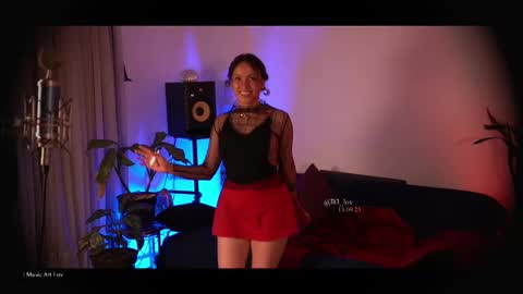 Snapshot of be_lov chatting on September 13, 10:29 pm Call me Bells Next Stream on Wednesday Feb 26 online show from September 13, 10:29 pm