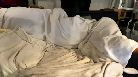 Snapshot of beachymilf chatting on February 18, 4:27 pm BeachyMILF online show from February 18, 4:27 pm