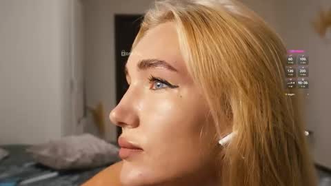 Snapshot of beanco_ chatting on September 29, 8:58 pm Chloe online show from September 29, 8:58 pm