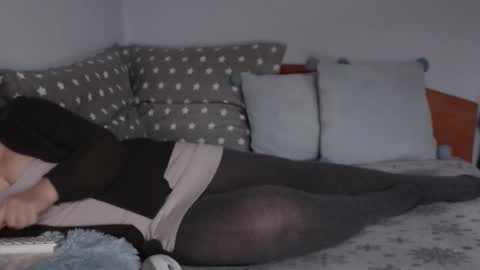 Snapshot of beatrice26 chatting on December 6, 11:11 am beatrice26 online show from December 6, 11:11 am