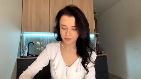 Katie online show from November 5, 11:15 am