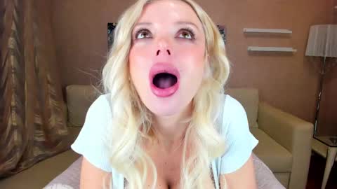 Chloe - Follow me on Fansly  online show from September 19, 5:28 am