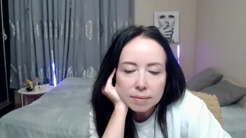 Snapshot of beautiful_moon3 chatting on October 18, 11:24 am beautiful_moon3 online show from October 18, 11:24 am