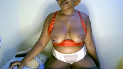 beautifulpeach2 online show from February 6, 6:56 pm