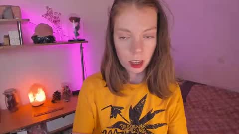 Snapshot of beautyeliise chatting on February 16, 2:43 pm Eliise online show from February 16, 2:43 pm