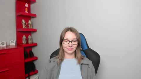 Zoe online show from June 12, 6:43 am