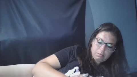 Snapshot of beccabee37 chatting on September 23, 2:21 am beccabee37 online show from September 23, 2:21 am