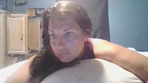 Snapshot of beccabee37 chatting on October 5, 6:13 pm beccabee37 online show from October 5, 6:13 pm
