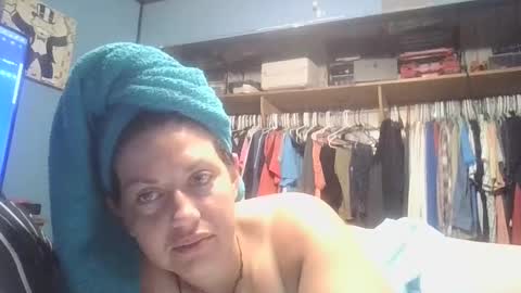 Snapshot of beccabee37 chatting on October 3, 6:51 am beccabee37 online show from October 3, 6:51 am