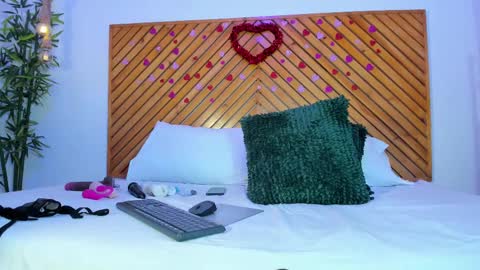 BeckaMils online show from February 10, 11:13 pm