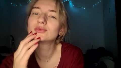 BeckiXJewelX online show from March 26, 1:57 pm