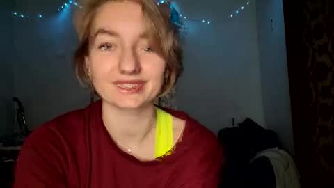 BeckiXJewelX online show from March 25, 8:50 am