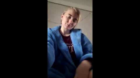 BeckiXJewelX online show from March 17, 10:08 am