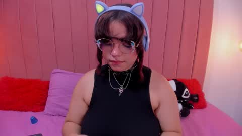 Snapshot of beckybeaumont chatting on October 4, 2:17 am BEKY online show from October 4, 2:17 am