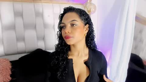 Snapshot of beckyrusso2 chatting on February 12, 12:33 pm B E C K Y online show from February 12, 12:33 pm