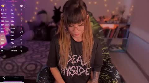 Snapshot of beethmanning_ chatting on September 12, 8:49 pm online show from September 12, 8:49 pm