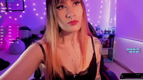 Snapshot of beethmanning_ chatting on February 6, 7:29 pm online show from February 6, 7:29 pm